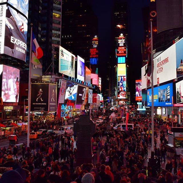 The crossroads of the world. Times Square. #timessquare #newyork #NYC #USA #travel #urban #America #people #nyc #love #travelpics #beautiful #incredible #amazing #instalike #instagood #instatravel #like4like #instalike #picoftheday #photography #night #worldtrip #wanderlust #city #lights #InstagramNYC #nycdotgram