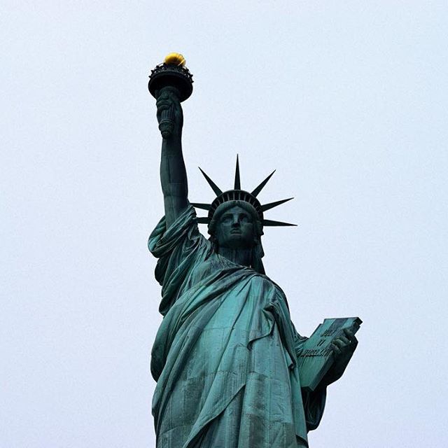 Is there a more recognisable landmark in the world? 🗽#statueofliberty #newyork #NYC #USA #travel #liberty #America #statue #nyc #love #travelpics #beautiful #incredible #amazing #instalike #instagood #instatravel #like4like #instalike #picoftheday #photography #roundtheworld #worldtrip #wanderlust #city #architecture #InstagramNYC #nycdotgram